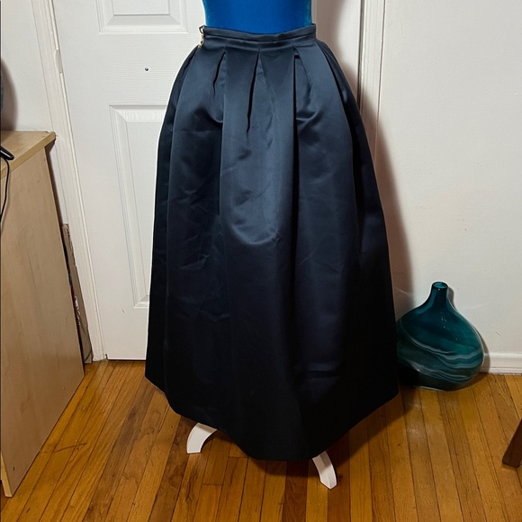 ROUCHA Italy Blue Satin Skirt W Side Pockets women’s - Picture 5 of 7